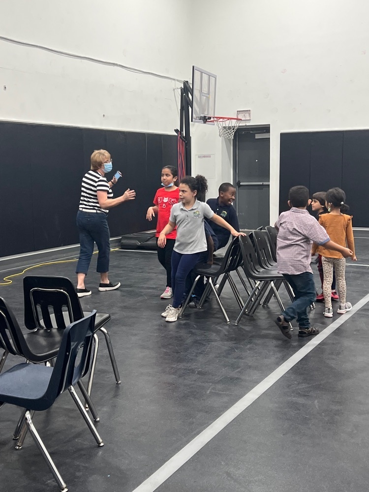 children musical chairs